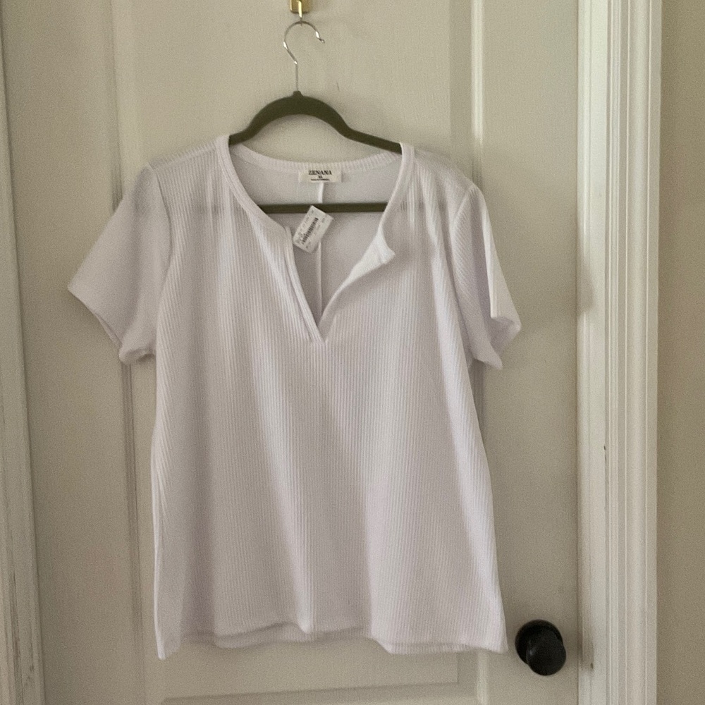 Zenana Outfitters White Waffle-knit Short Sleeve V-Notch Tee